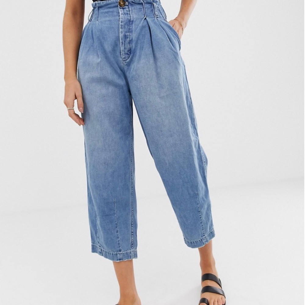 Wide Legged Jeans - Picture 2 of 7